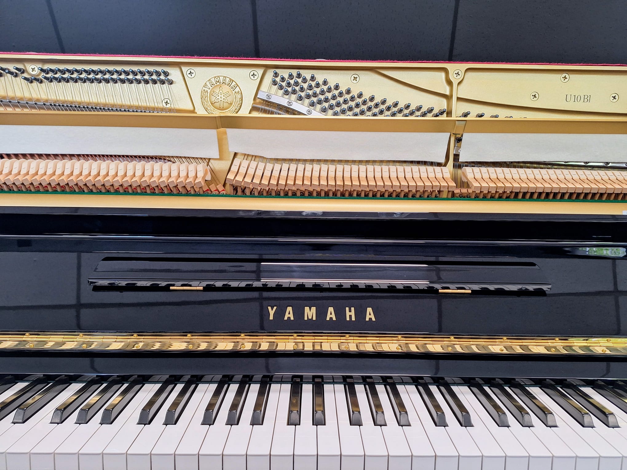 Yamaha U10BL piano - Arie Keijzer