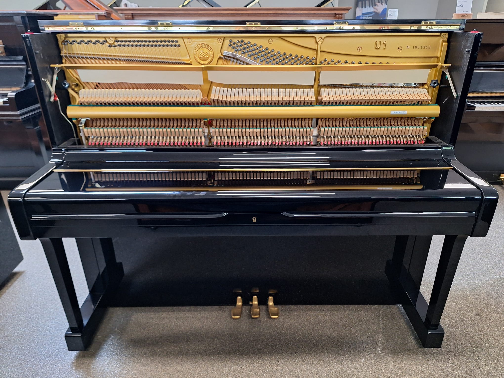 Yamaha model U-1H te koop bij Arie Keijzer piano's