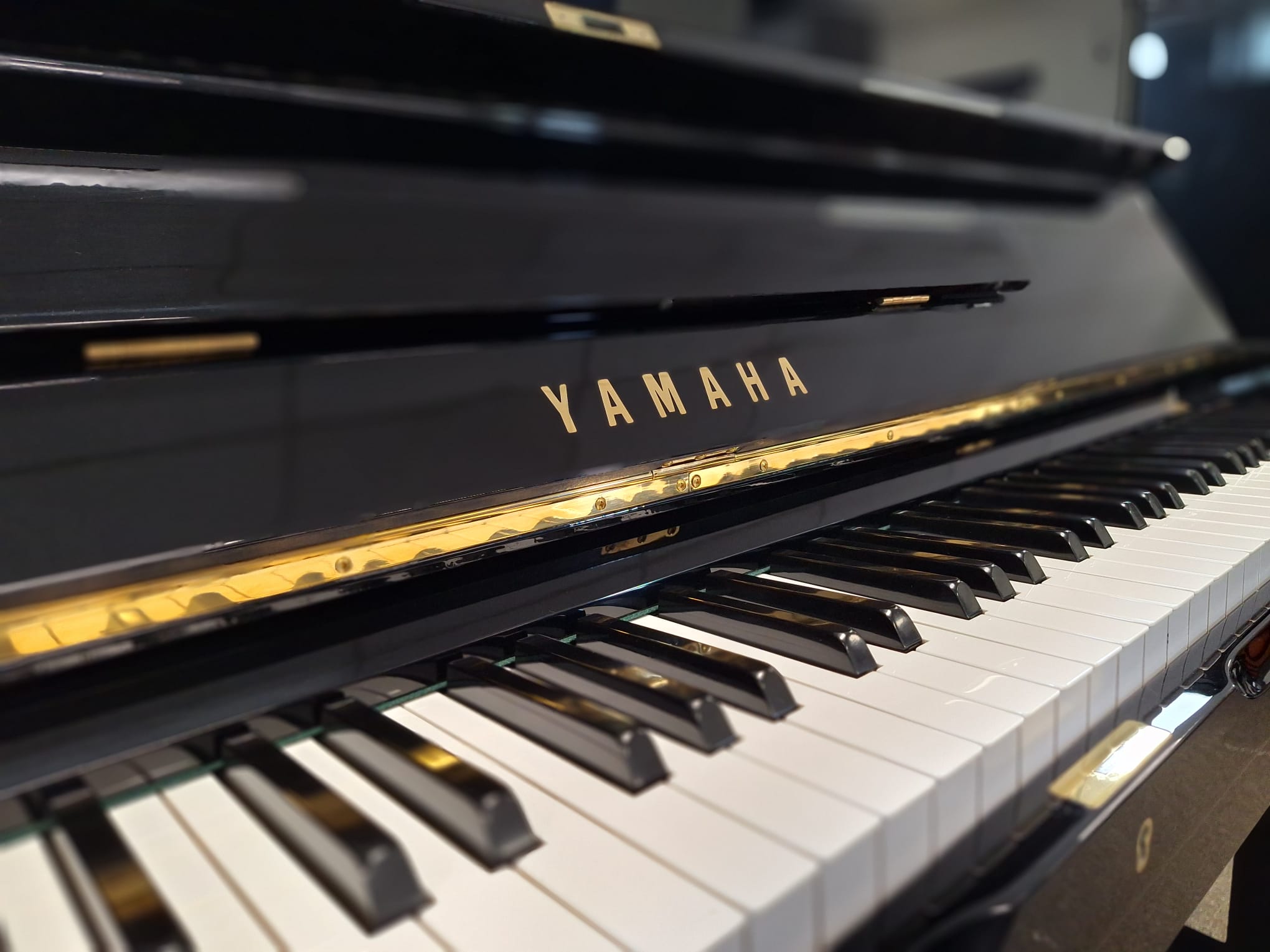 Yamaha model U-1H te koop bij Arie Keijzer piano's