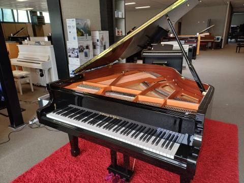 Hoffmann & Kühne vleugel model GP160 te koop bij Arie Keijzer piano's