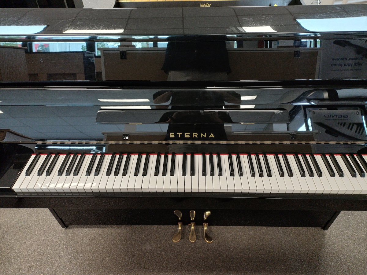 Zwarte Eterna piano te koop