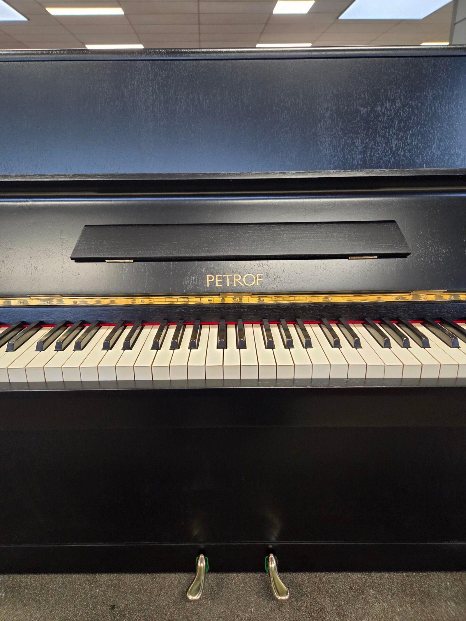 Petrof piano UP112 zwart zijdeglans - Afbeelding 3