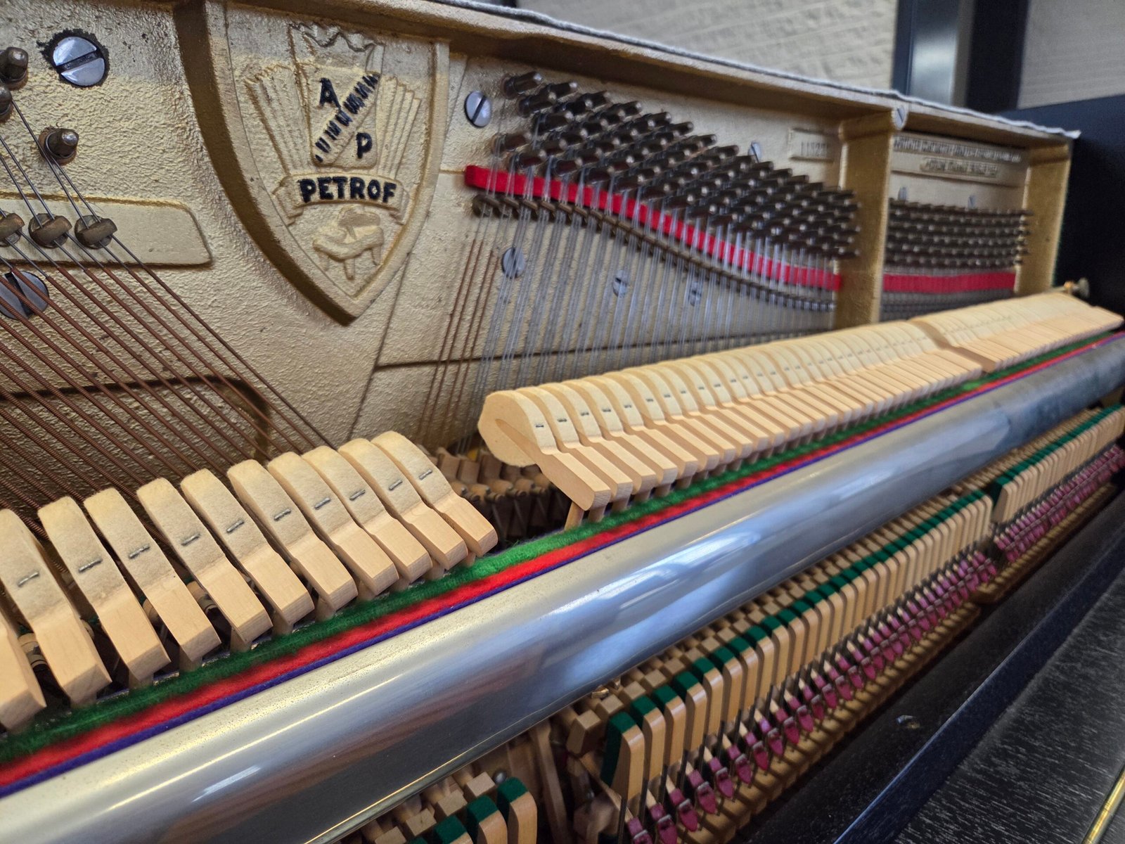 Petrof piano UP112 zwart zijdeglans - Afbeelding 4