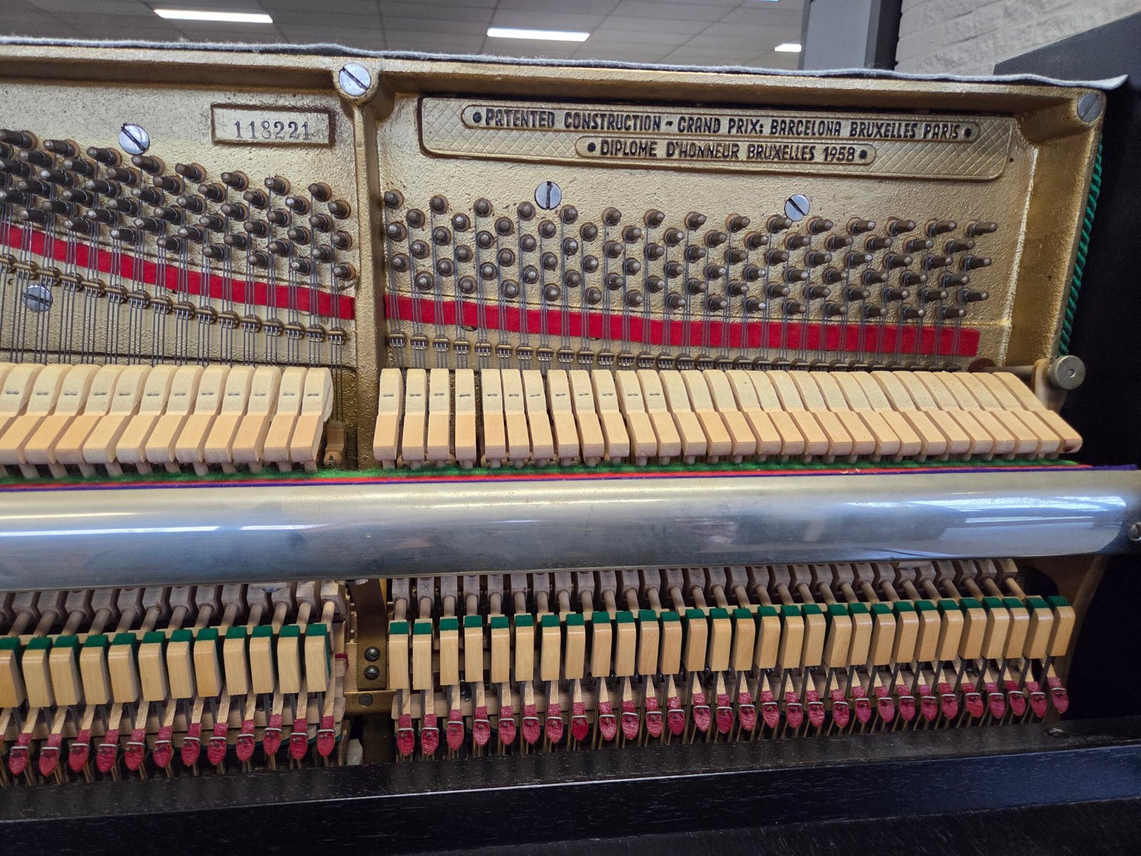 Petrof piano UP112 zwart zijdeglans - Afbeelding 5