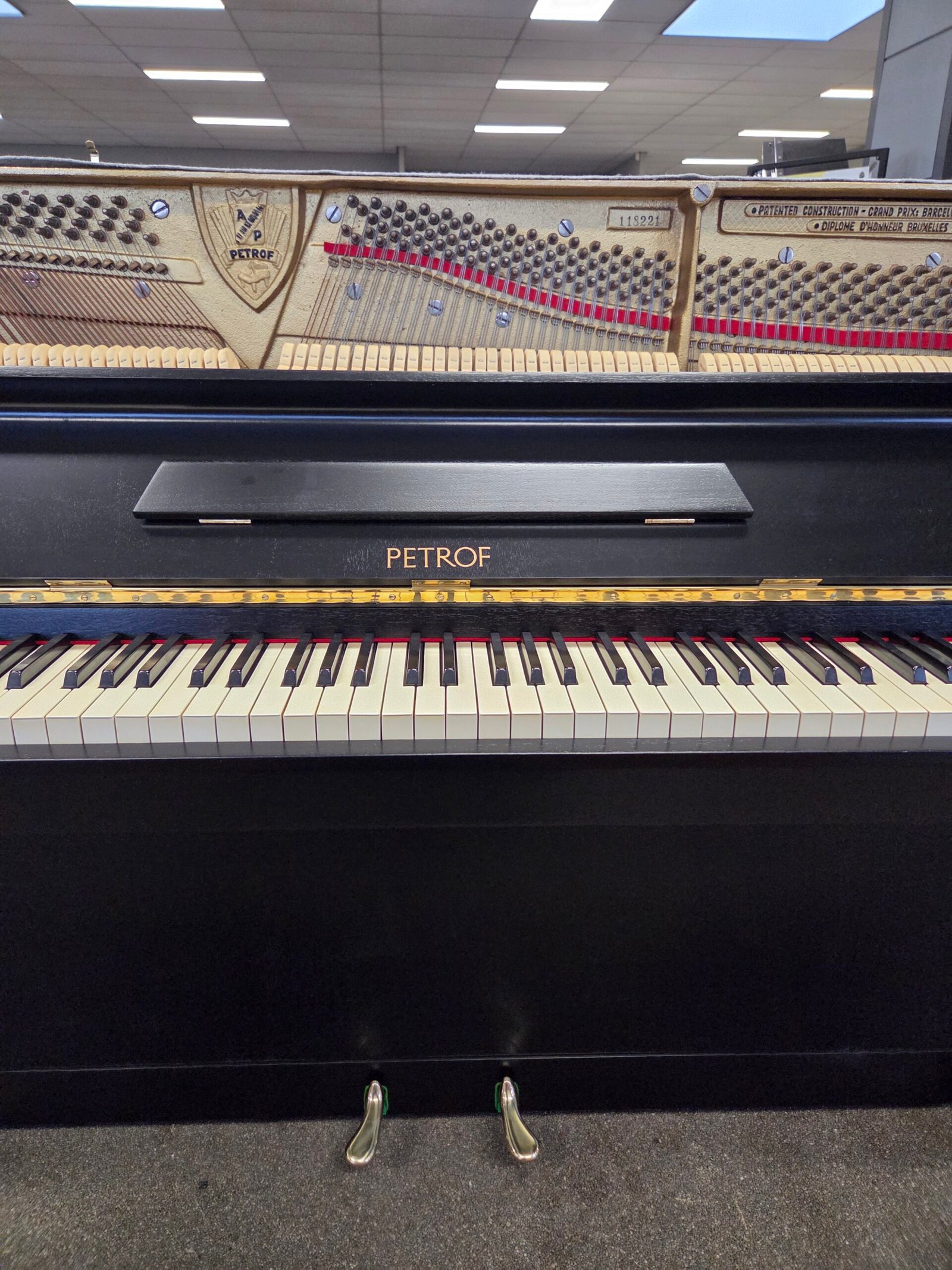 Petrof piano UP112 zwart zijdeglans - Afbeelding 7